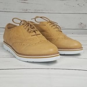 Oxford lace up shoes